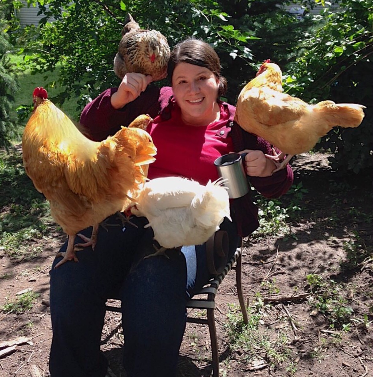 Crazy Chicken Lady που έμεινε από κοτόπουλα
